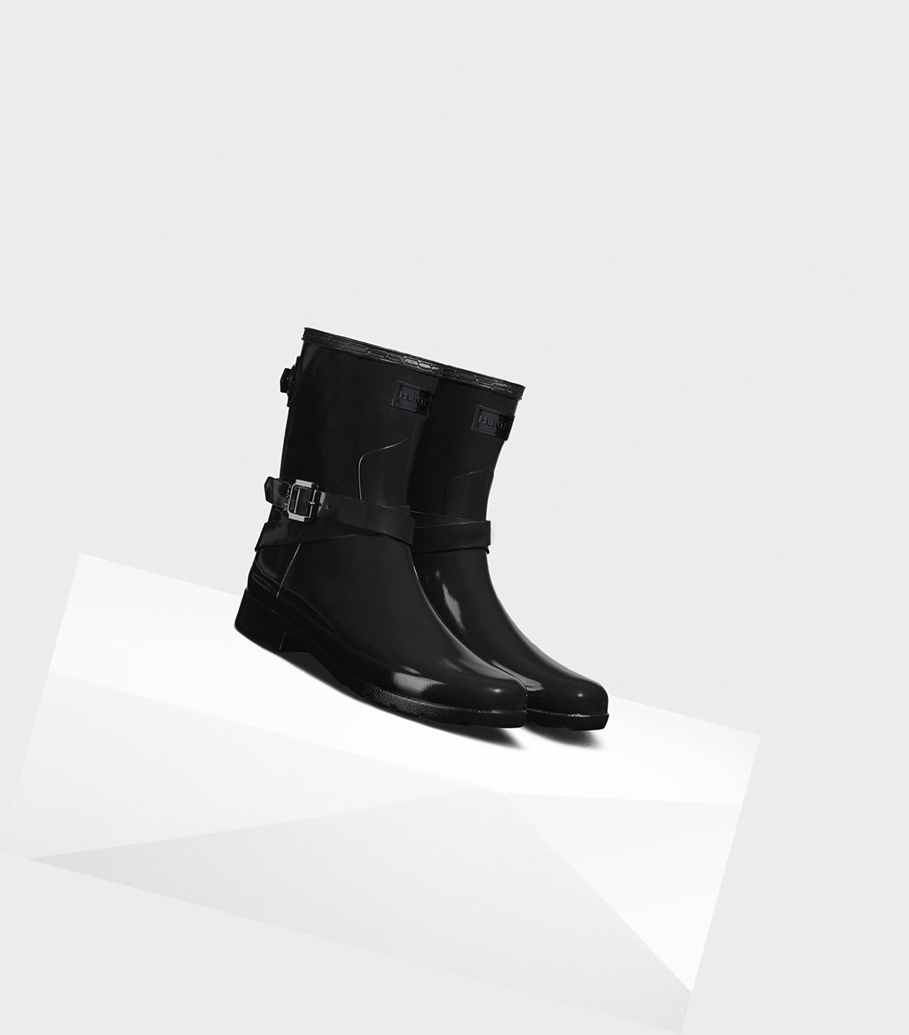 Women's Hunter Refined Slim Fit Adjustable Gloss Short Boots Black | 8059623-UW